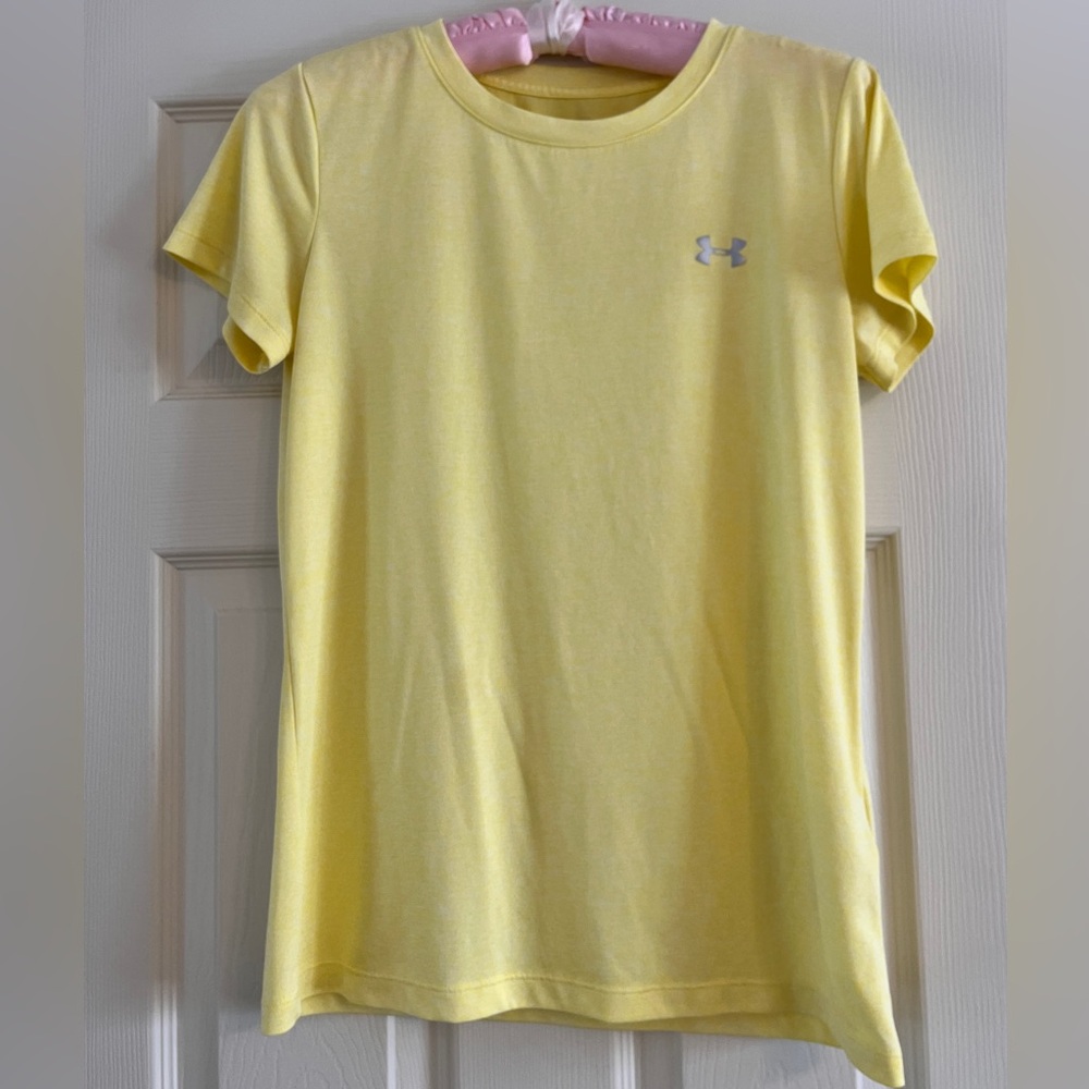 Under Armour Athletic Loose Fit Top Yellow Women Size Small